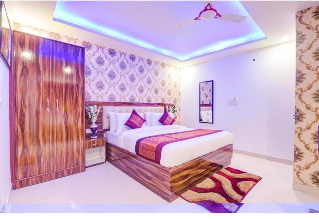 Suites Admiral Delhi Airport Нью-Дели Экстерьер фото