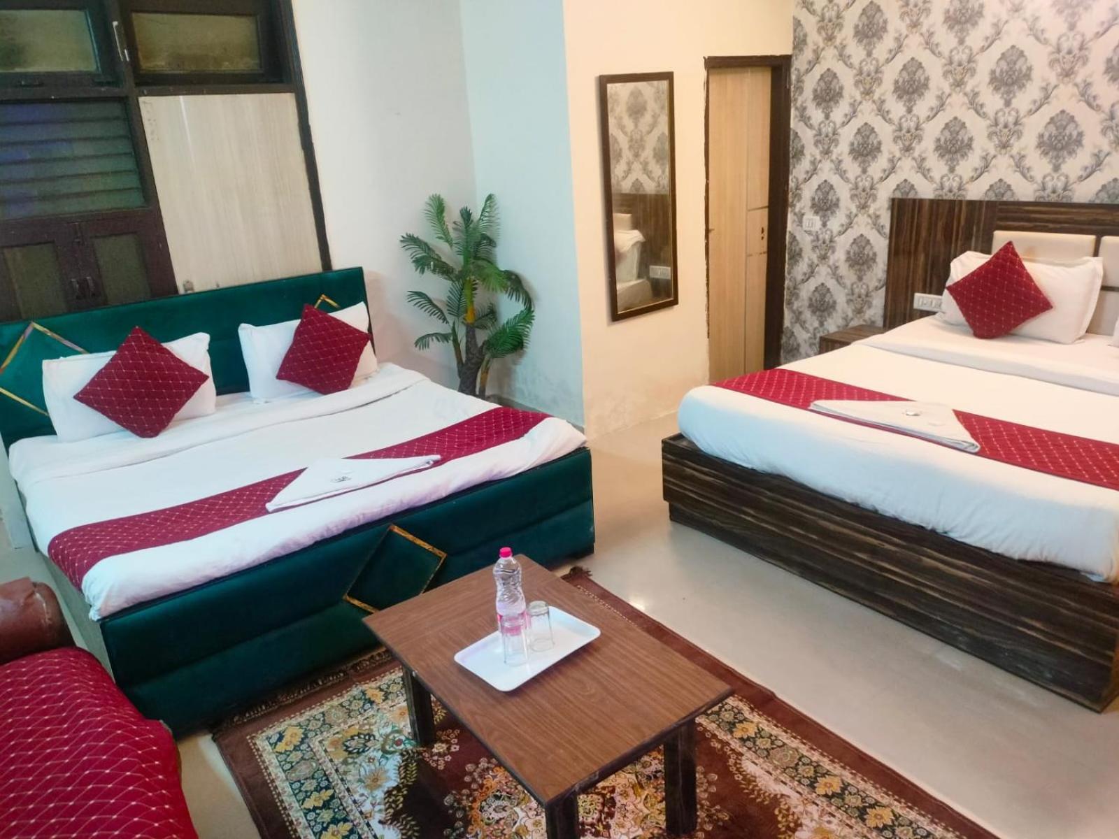 Suites Admiral Delhi Airport Нью-Дели Экстерьер фото