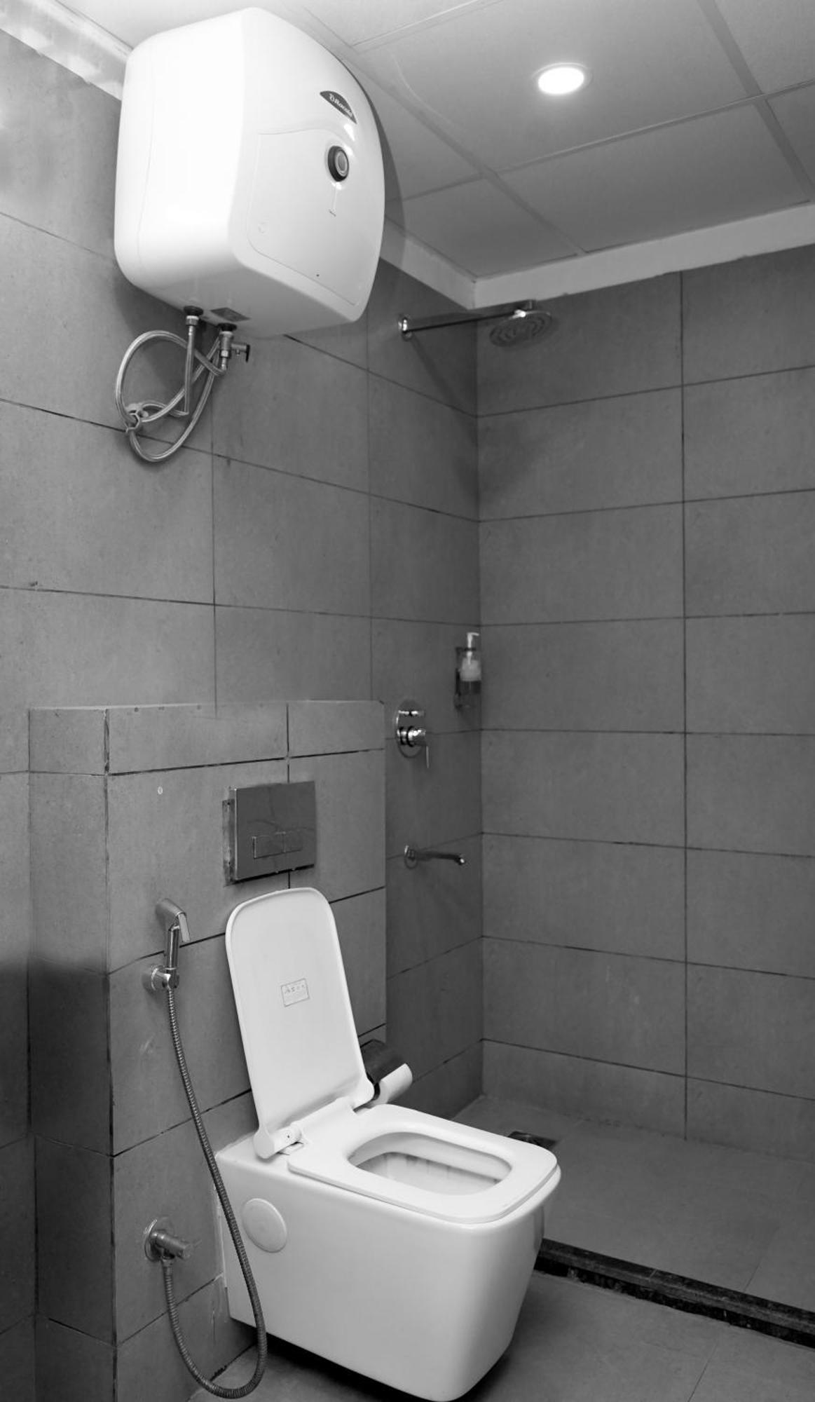 Suites Admiral Delhi Airport Нью-Дели Экстерьер фото